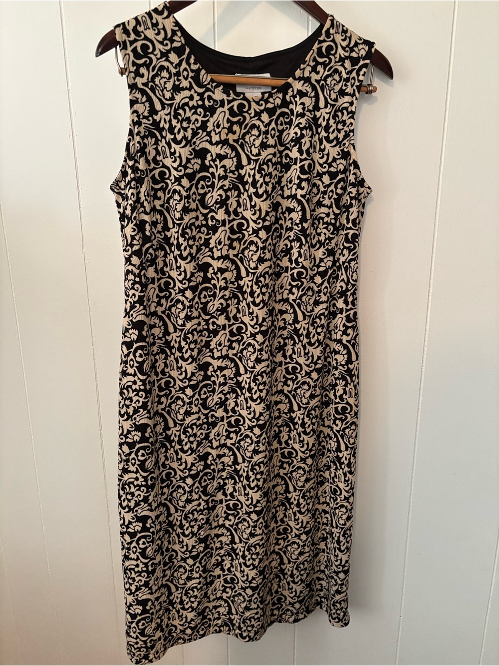 TanJay Black and Cream Sleeveless Midi Shift Dress